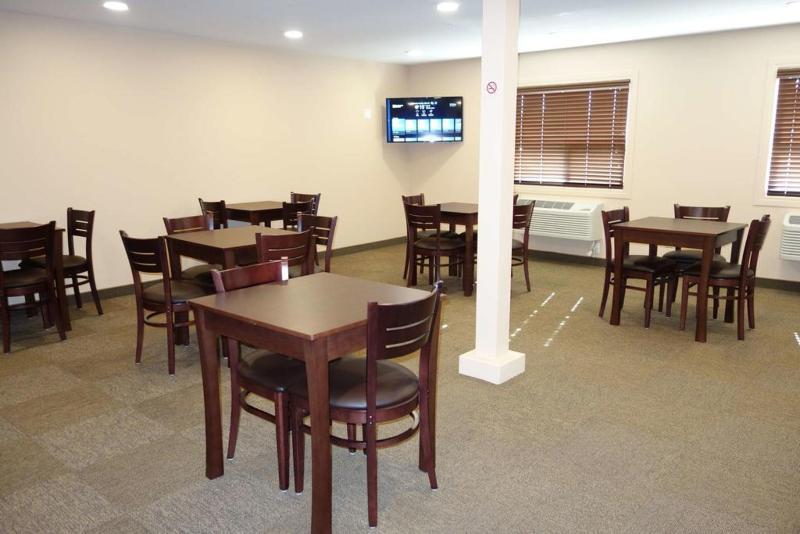 Travelodge By Wyndham Pincher Creek Extérieur photo